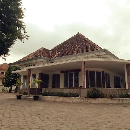 Ndalem Suwarno Hotel